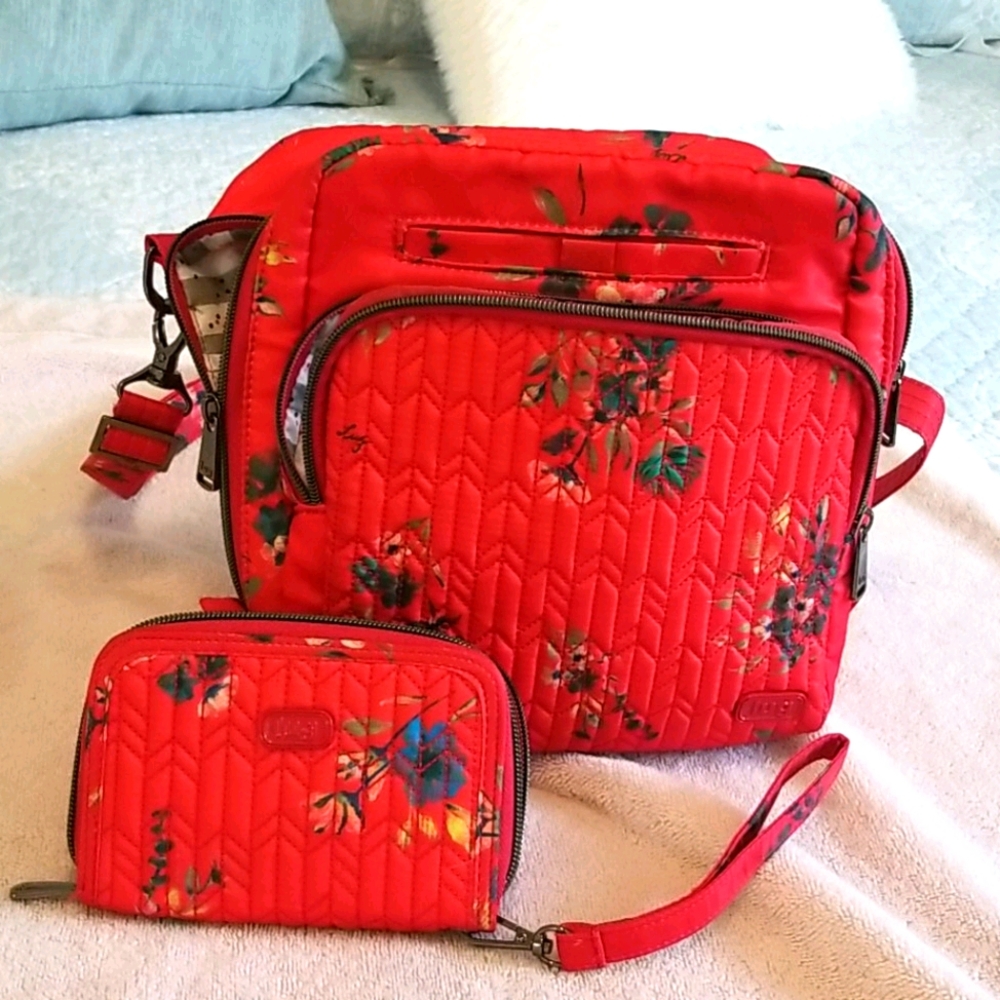 Lug Medium Crossbody and wallet